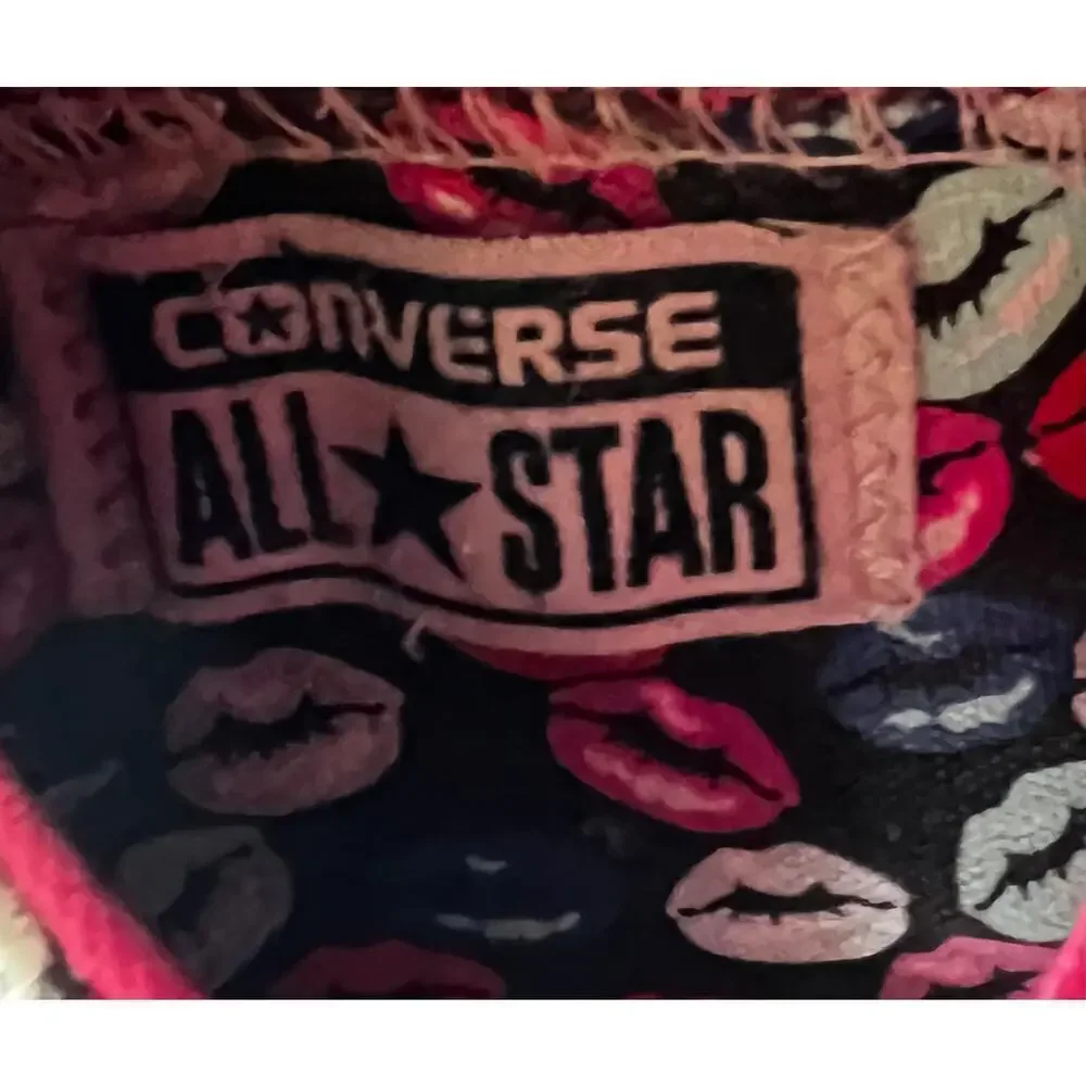 CONVERSE CTAS Chucks Black Pink Red kissy lips lo top canvas sneakers girls sz 3